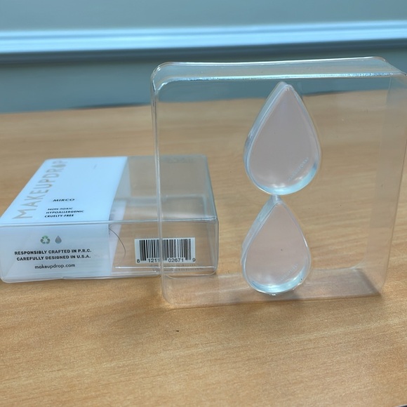 New MakeupDrop Micro Silicone Beauty Applicator!!🔥🔥🔥 - Picture 13 of 15